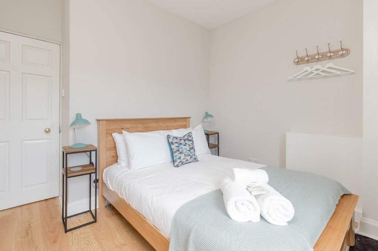 Altido Elegant Georgian 2-Bedrm Apt In Heart Of Old Town Lejlighed Edinburgh Eksteriør billede